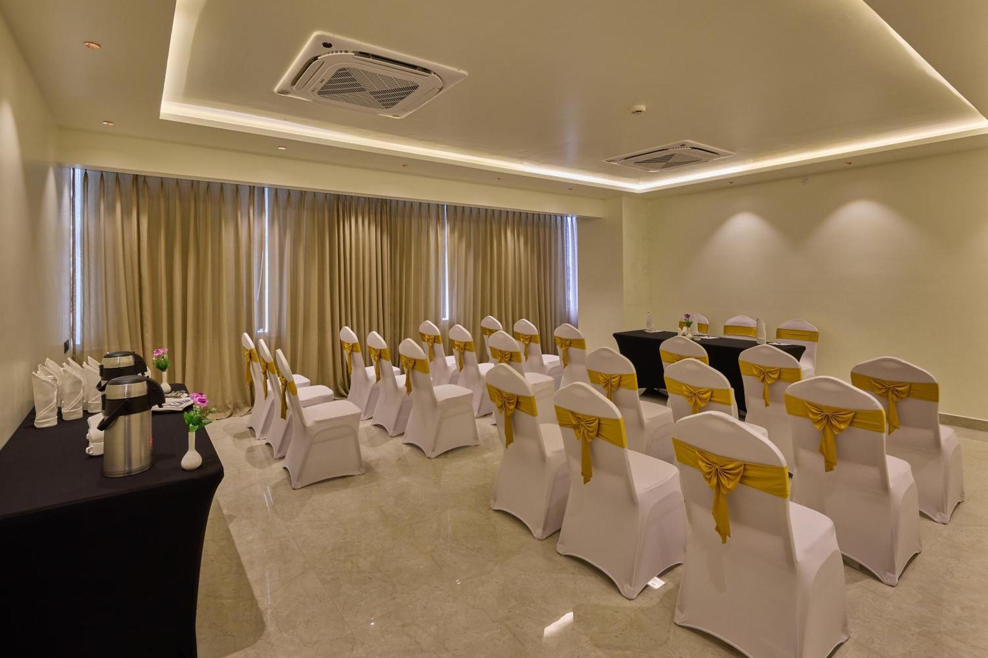 Grand Continent Mysore A Sarovar Portico Affiliate Hotel Exterior foto