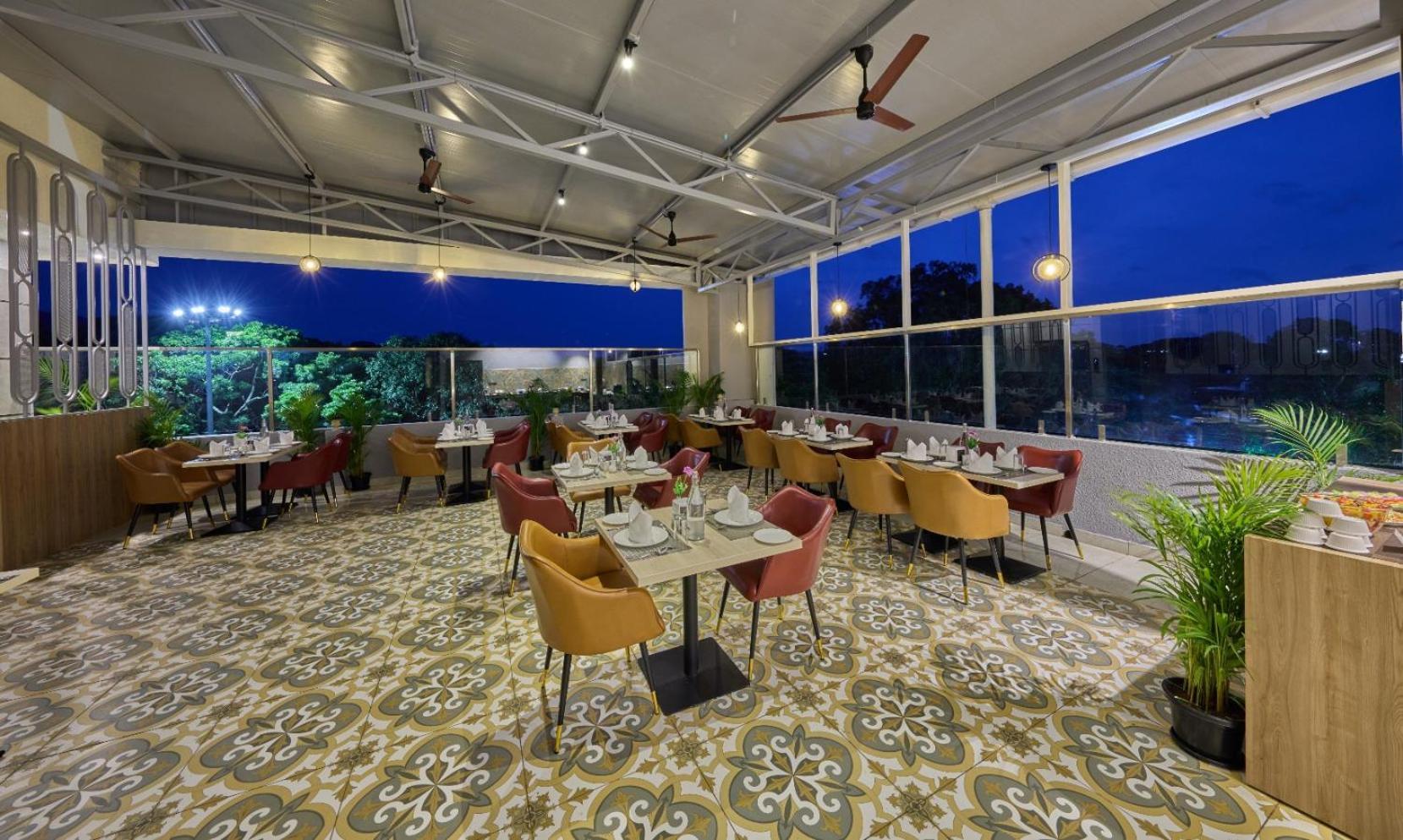 Grand Continent Mysore A Sarovar Portico Affiliate Hotel Exterior foto